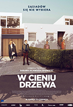 W cieniu drzewa